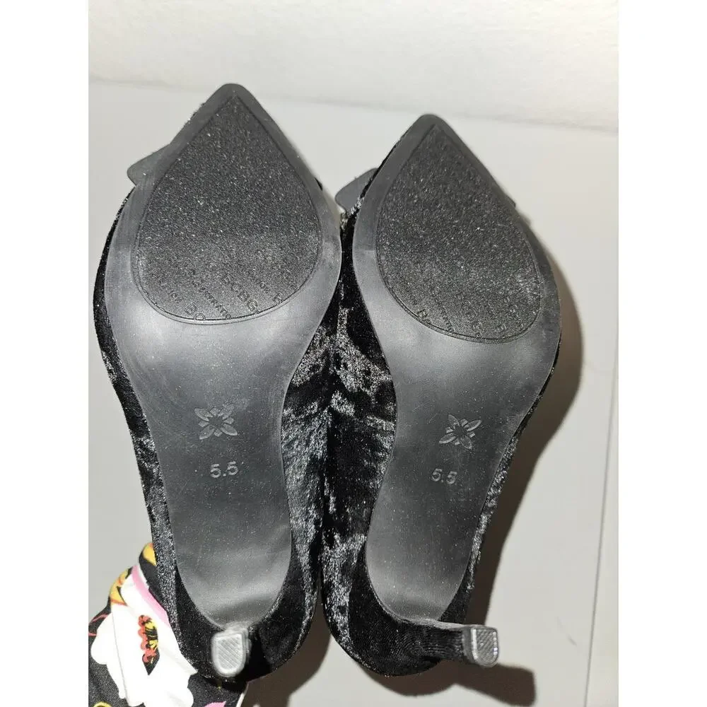 New With Box! Bcbgeneration Bissha-2 Velour Pump With Bling Bow Women's 5.5